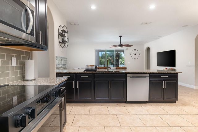 1153 SPINNING WHEEL DRIVE, Apopka, FL 32712