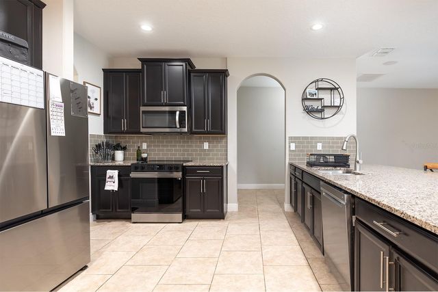 1153 SPINNING WHEEL DRIVE, Apopka, FL 32712