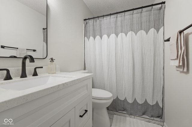 1585 Sweetwater Lane, Greenfield, IN 46140
