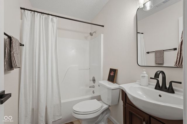 1585 Sweetwater Lane, Greenfield, IN 46140