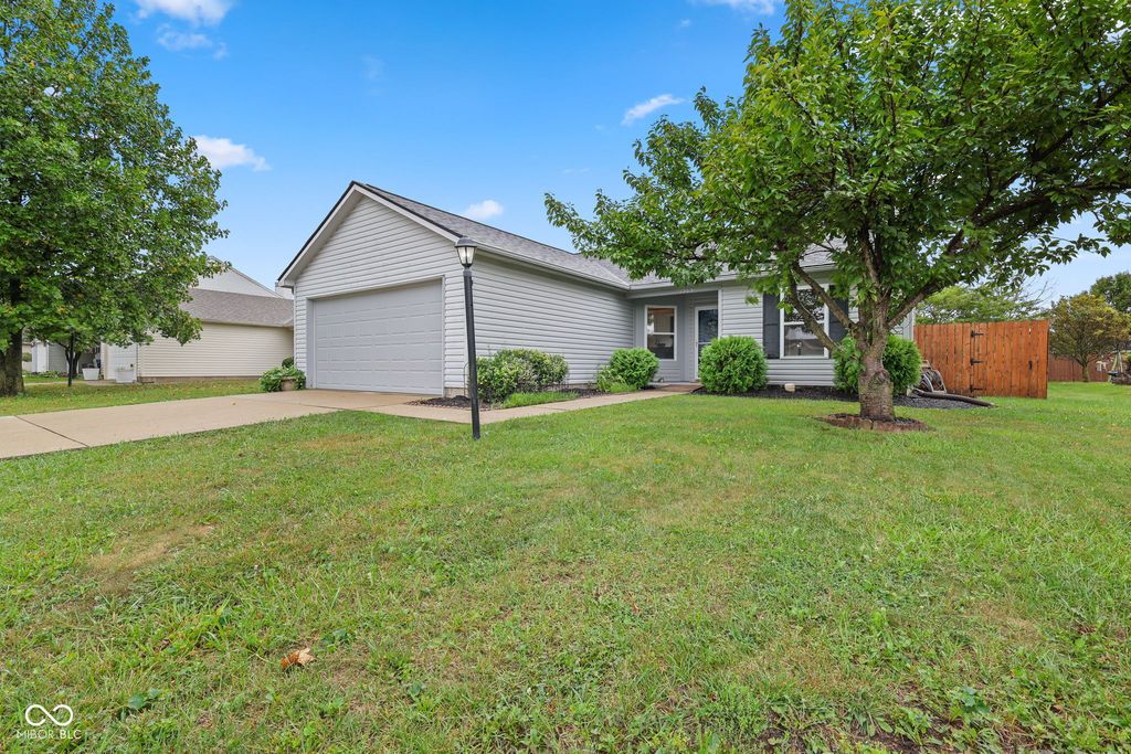 1585 Sweetwater Lane, Greenfield, IN 46140