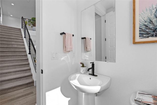 6058 N Perth Street, Aurora, CO 80019