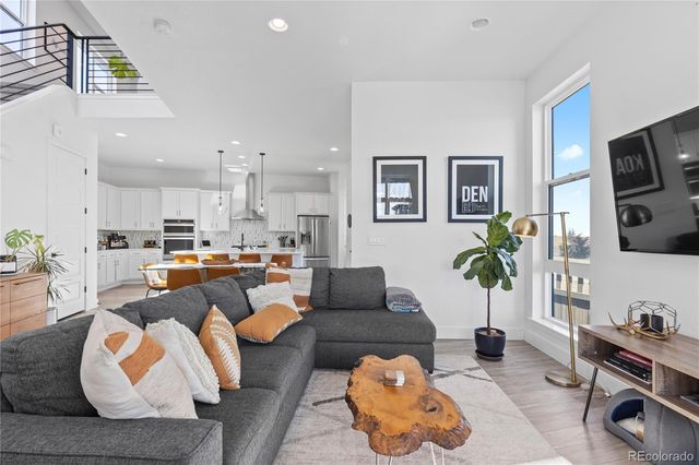 6058 N Perth Street, Aurora, CO 80019