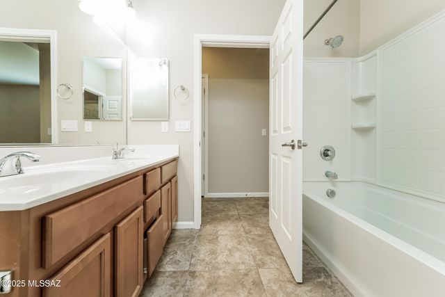 6449 W Smoky Falls Way, Tucson, AZ 85757