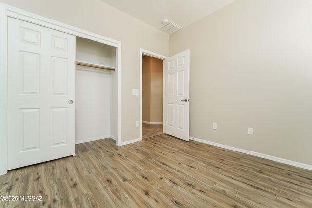 6449 W Smoky Falls Way, Tucson, AZ 85757