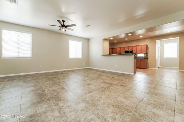 6449 W Smoky Falls Way, Tucson, AZ 85757