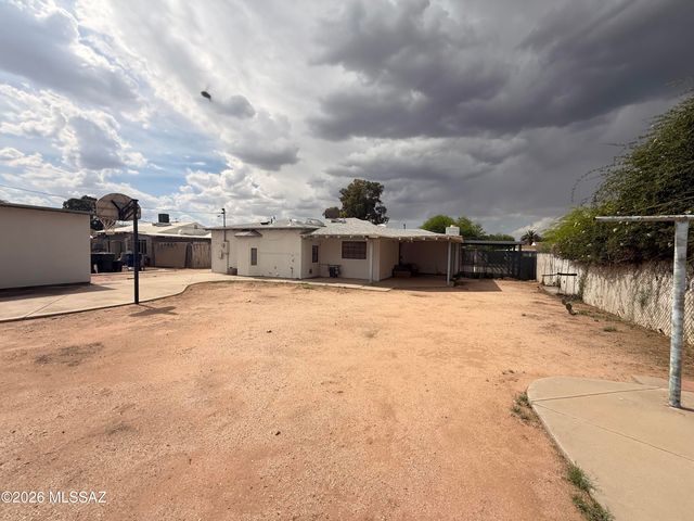 2111 S Miramonte Stravenue, Tucson, AZ 85713