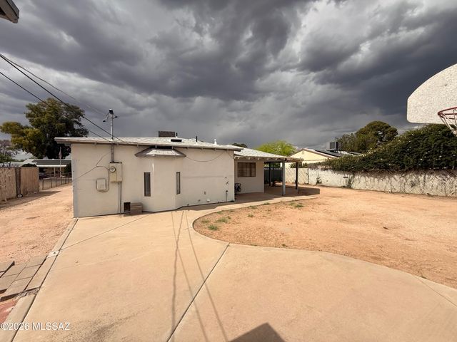 2111 S Miramonte Stravenue, Tucson, AZ 85713