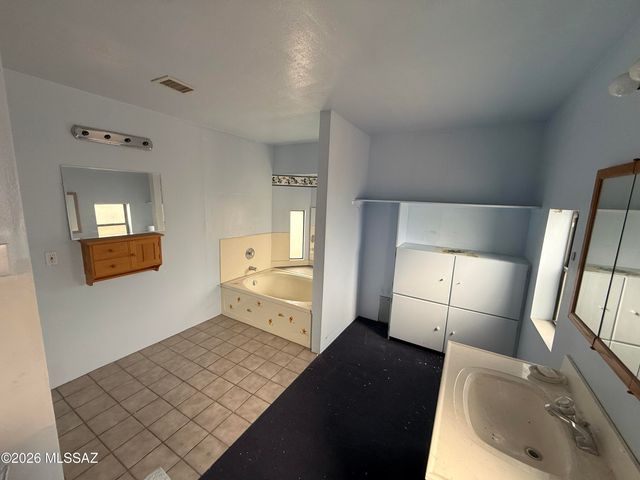 2111 S Miramonte Stravenue, Tucson, AZ 85713