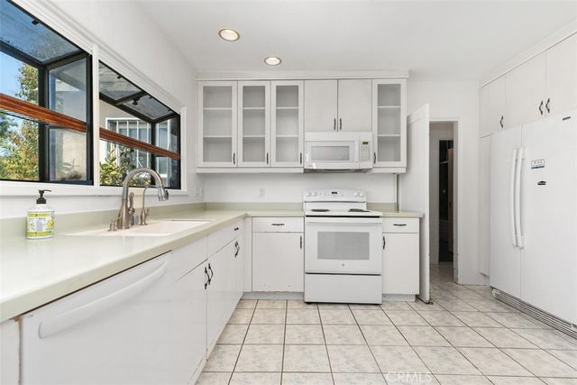 726 S Oak, Santa Ana, CA 92701