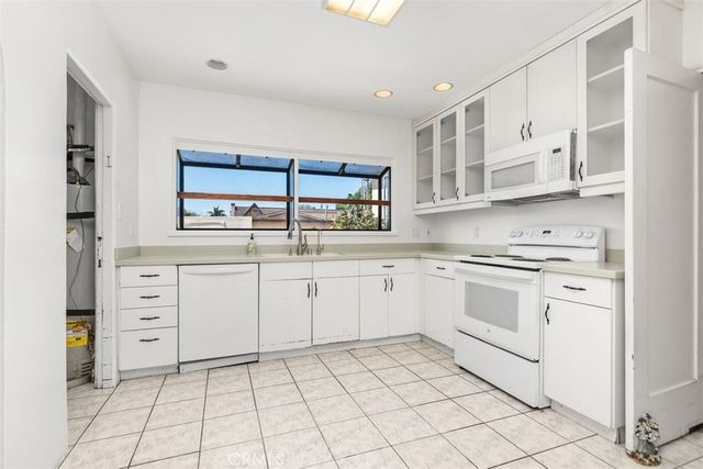 726 S Oak, Santa Ana, CA 92701