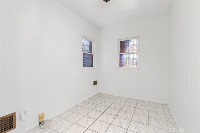 726 S Oak, Santa Ana, CA 92701