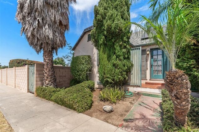726 S Oak, Santa Ana, CA 92701