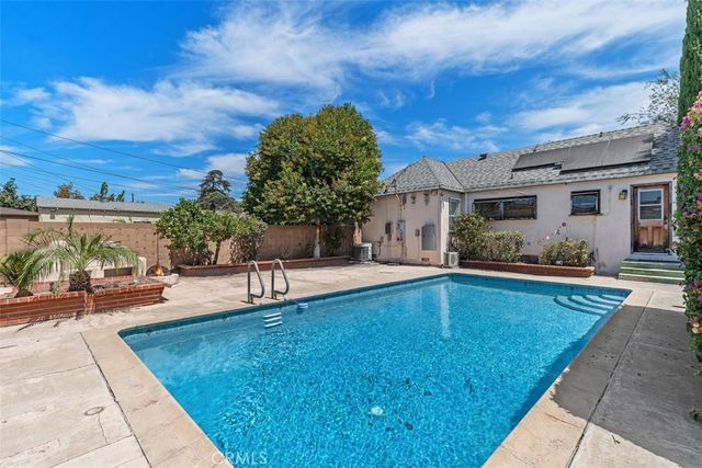 726 S Oak, Santa Ana, CA 92701