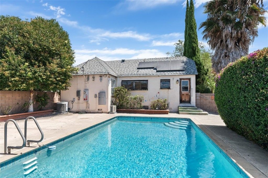 726 S Oak, Santa Ana, CA 92701
