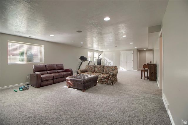 15 N 3300 W, Layton, UT 84041