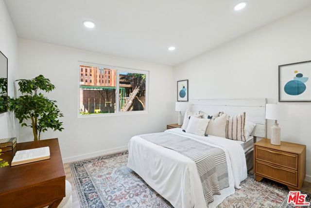 17845 Stagg Street, Reseda (los Angeles), CA 91335