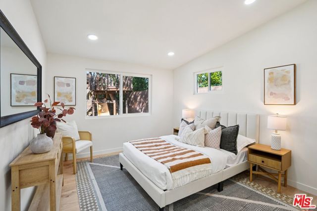 17845 Stagg Street, Reseda (los Angeles), CA 91335