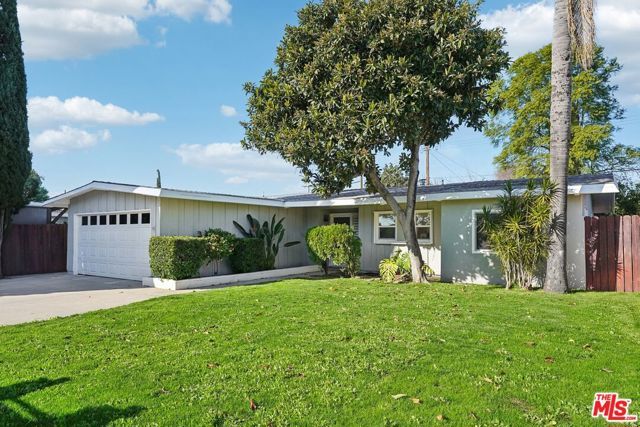 17845 Stagg Street, Reseda (los Angeles), CA 91335