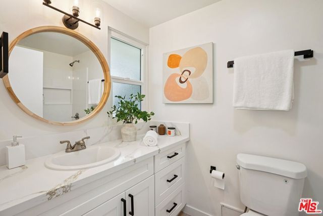 17845 Stagg Street, Reseda (los Angeles), CA 91335