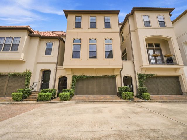 911 Queen Annes Road, Houston, TX 77024