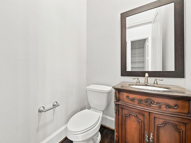 911 Queen Annes Road, Houston, TX 77024