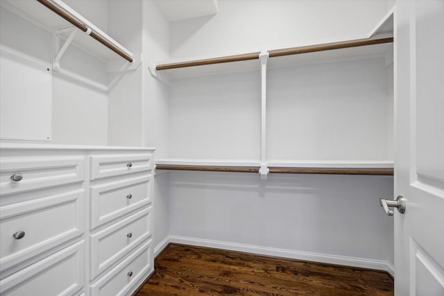 911 Queen Annes Road, Houston, TX 77024
