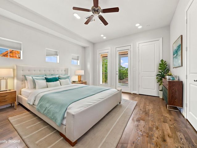 911 Queen Annes Road, Houston, TX 77024