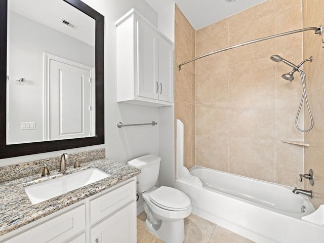 911 Queen Annes Road, Houston, TX 77024