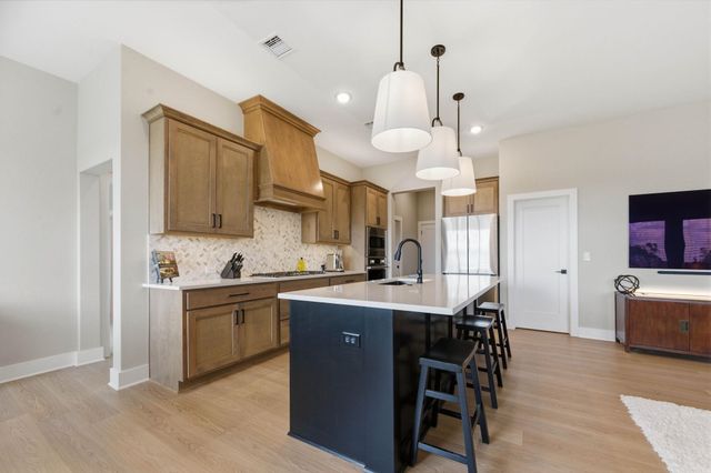 5926 E Forbes Ct., Bel Aire, KS 67220