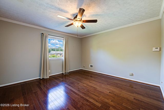 816 Foxwood Ave, Louisville, KY 40223
