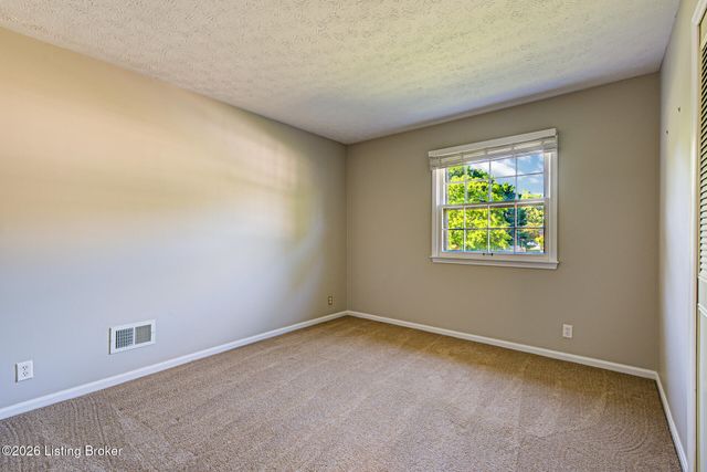 816 Foxwood Ave, Louisville, KY 40223