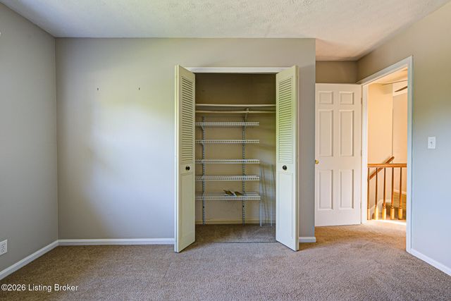 816 Foxwood Ave, Louisville, KY 40223