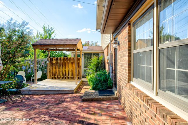 816 Foxwood Ave, Louisville, KY 40223