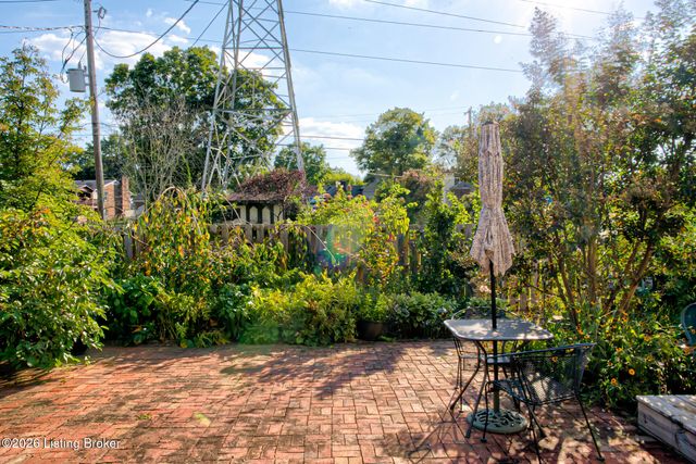 816 Foxwood Ave, Louisville, KY 40223