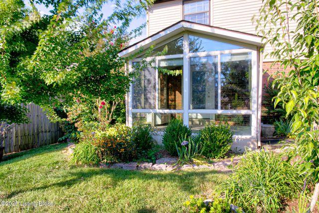 816 Foxwood Ave, Louisville, KY 40223