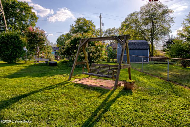 816 Foxwood Ave, Louisville, KY 40223