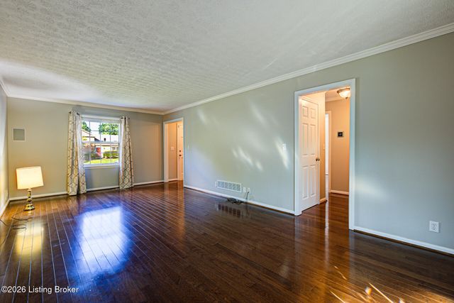 816 Foxwood Ave, Louisville, KY 40223