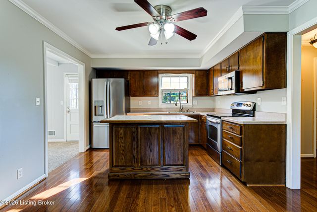 816 Foxwood Ave, Louisville, KY 40223