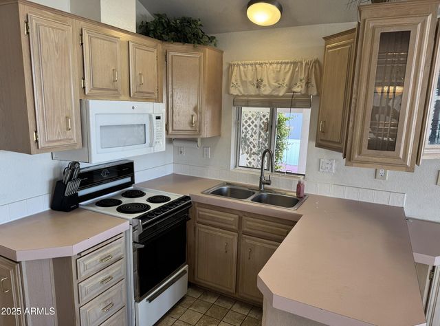 17506 W VAN BUREN Street 47, Goodyear, AZ 85338