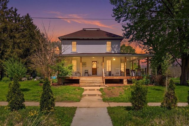 200 Forrest Avenue, Denver, IA 50622