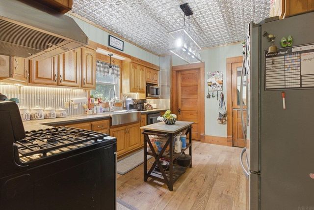 200 Forrest Avenue, Denver, IA 50622
