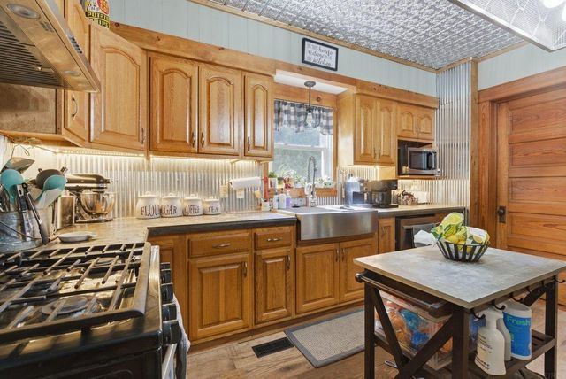 200 Forrest Avenue, Denver, IA 50622