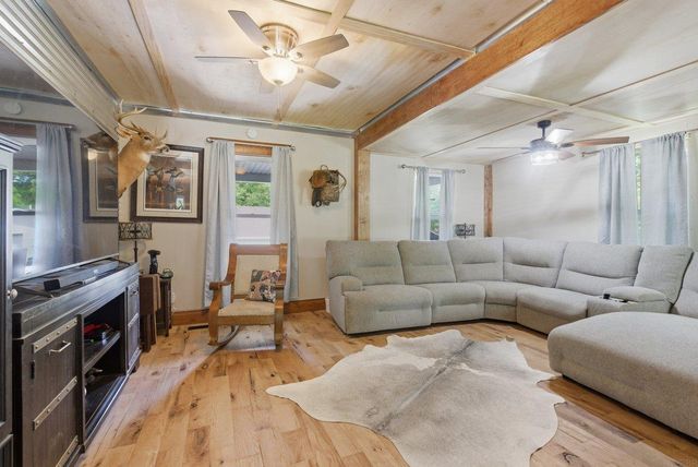 200 Forrest Avenue, Denver, IA 50622