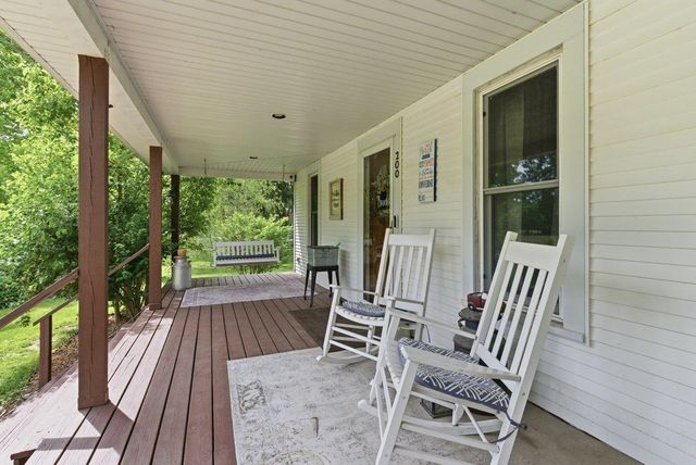 200 Forrest Avenue, Denver, IA 50622