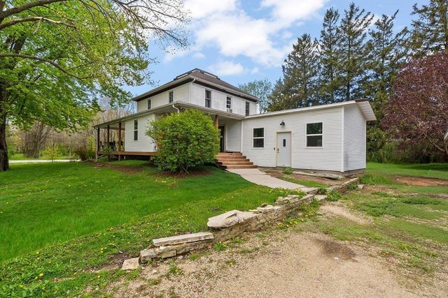 200 Forrest Avenue, Denver, IA 50622
