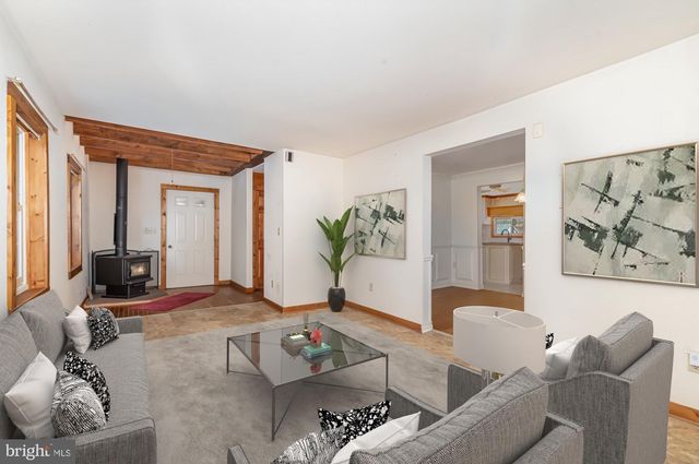 2091 STUMPSTOWN RD, Mechanicsburg, PA 17055