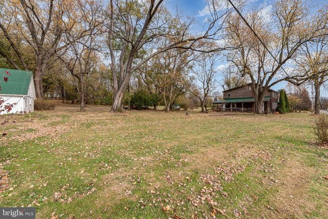 2091 STUMPSTOWN RD, Mechanicsburg, PA 17055