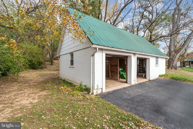 2091 STUMPSTOWN RD, Mechanicsburg, PA 17055