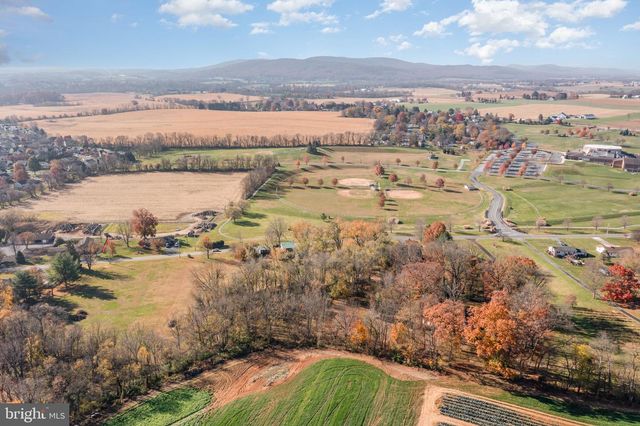 2091 STUMPSTOWN RD, Mechanicsburg, PA 17055